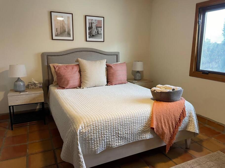 Casa Manna With Mountain And Sunset Views Santa Fe